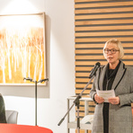 Die Erste Beigeordnete Angelika H&ouml;lzel w&auml;hrend der Er&ouml;ffnung in der Sparkasse Zwickau