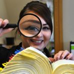 Auszubildende mit Gesetzbl&auml;ttersammlung