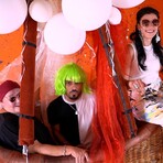 beim Musikvideodreh im Studio „Offene Blende“