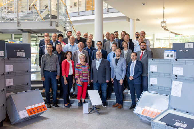 Im Rahmen der B&uuml;rgermeisterkonferenz wurden die Starlink-Sets ausgegeben.