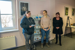 Die Werke von Lisa K&uuml;mmerling (links) sind im Gesundheitsamt des Landkreises zu besichtigen.