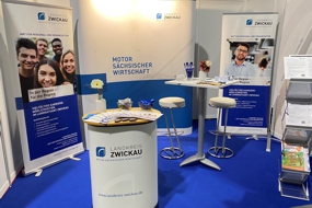 Messestand der Landkreisverwaltung f&uuml;r Job- und Ausbildungsmessen 