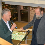 Landrat Carsten Michaelis bedankt sich bei J&uuml;rgen Szajny f&uuml;r sein Engagement