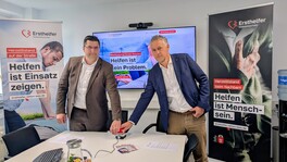 Landrat Thomas Hennig und Landrat Carsten Michaelis in seiner Funktion als Verbandsvorsitzender des Rettungszweckverbandes „S&uuml;dwestsachsen“ gaben den Startschuss f&uuml;r das Projekt.