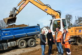 Landrat Carsten Michaelis und B&uuml;rgermeister Daniel R&ouml;thig informierten sich zu den Bauma&szlig;nahmen