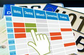 Kalenderblatt mit markierten Terminfeldern